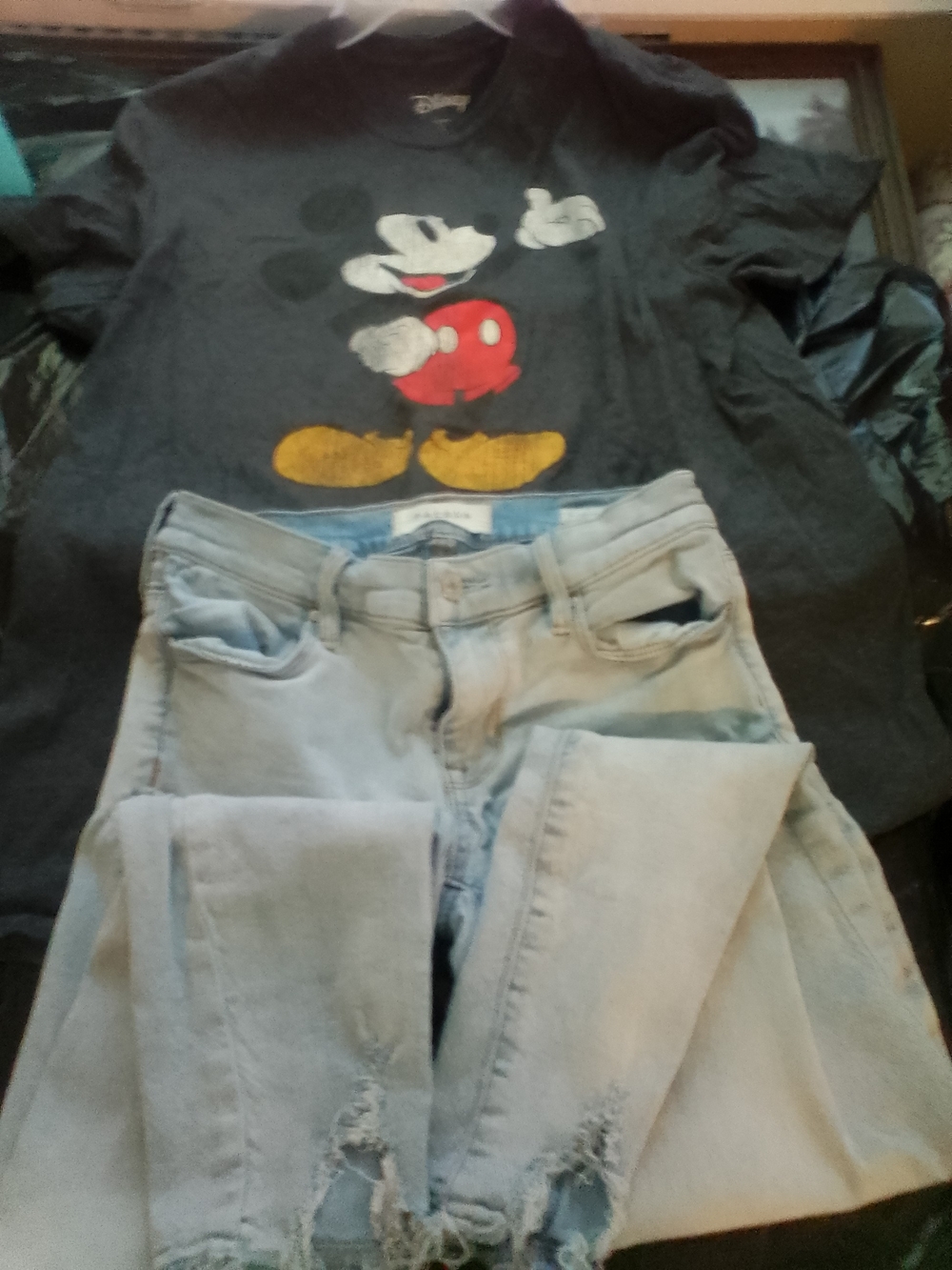 Disney Mickey Mouse Tee with Light Wash Skinny Pacsun Jeans & Crossbody Bag